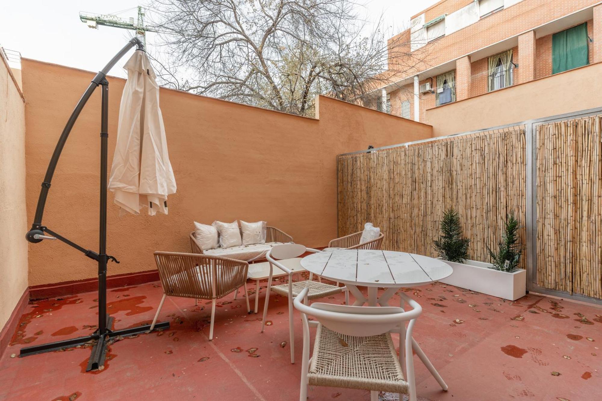 Appartement Large With Terrace- 2bd 1,5bth- Plaza Castilla *